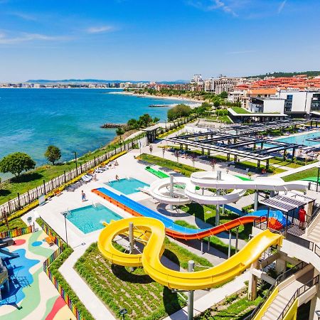 Voya Beach Resort Sveti Vlas Exterior photo View of the water park