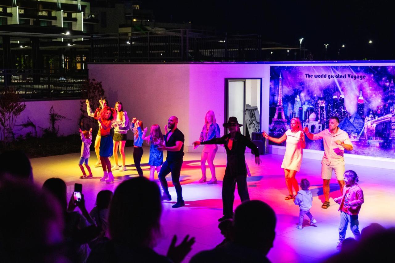 Voya Beach Resort Sveti Vlas Exterior photo The World on Stage Tour