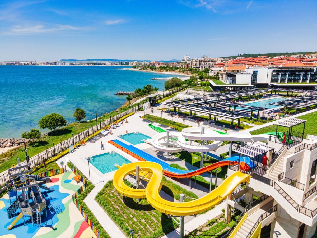 Voya Beach Resort Sveti Vlas Exterior photo View of the water park