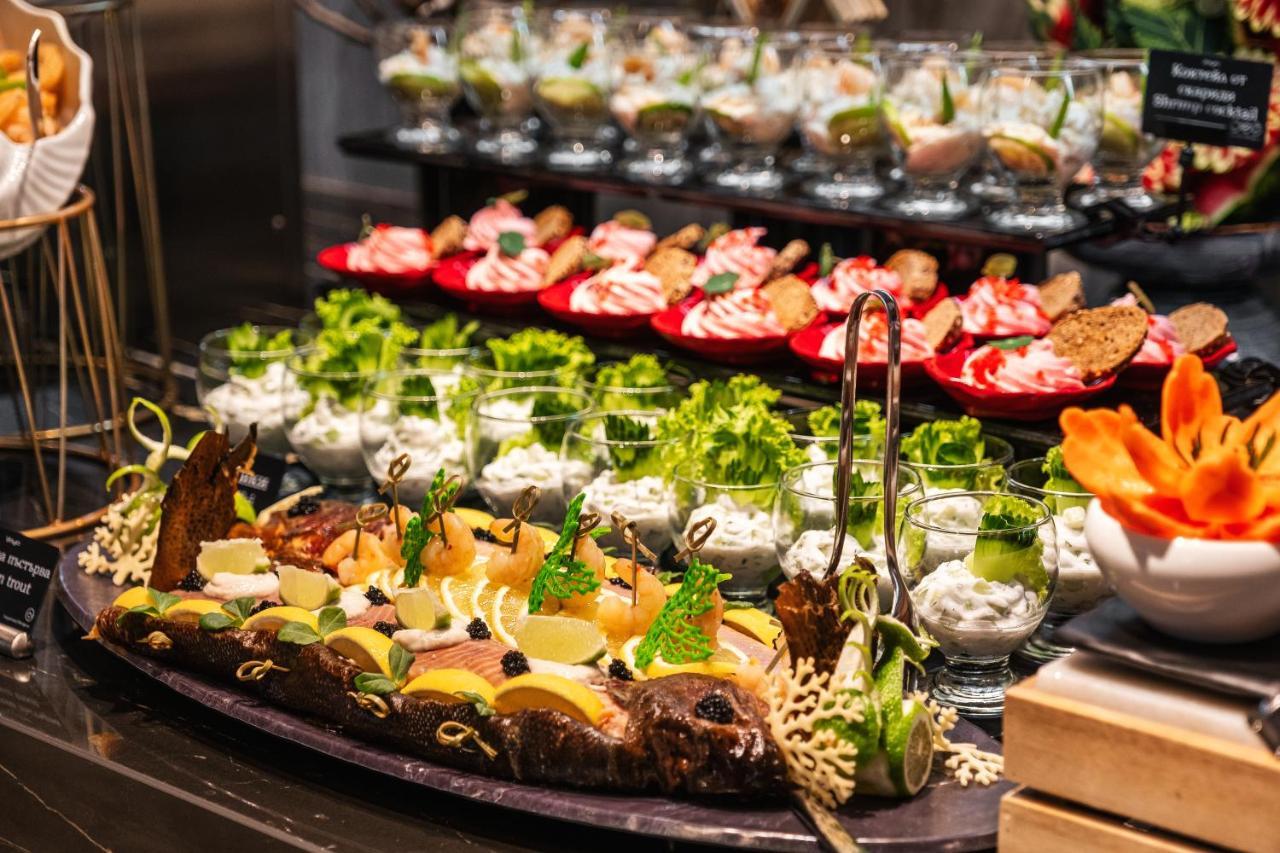 Voya Beach Resort Sveti Vlas Exterior photo A salad bar
