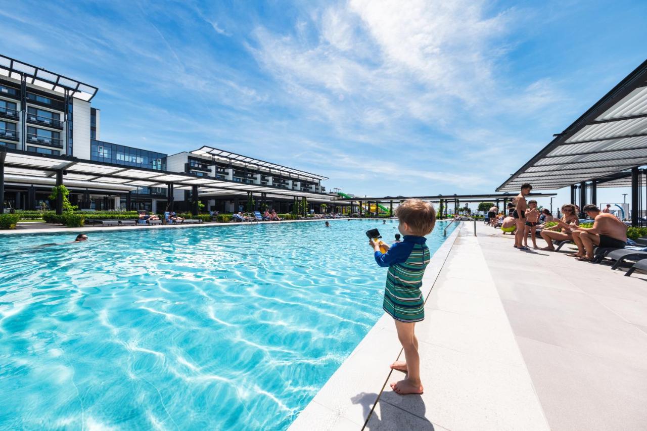 Voya Beach Resort Sveti Vlas Exterior photo The pool at the complex