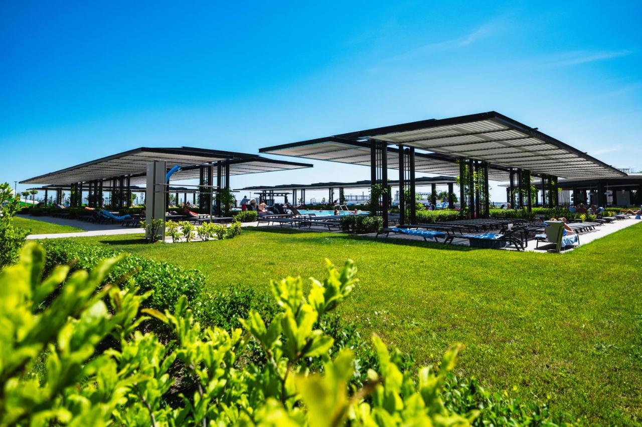 Voya Beach Resort Sveti Vlas Exterior photo The rooftop garden