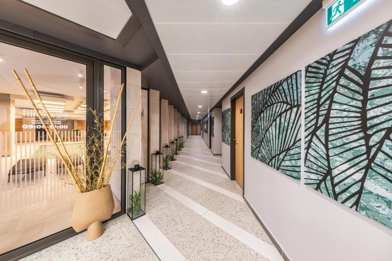 Voya Beach Resort Sveti Vlas Exterior photo Interior of the hotel